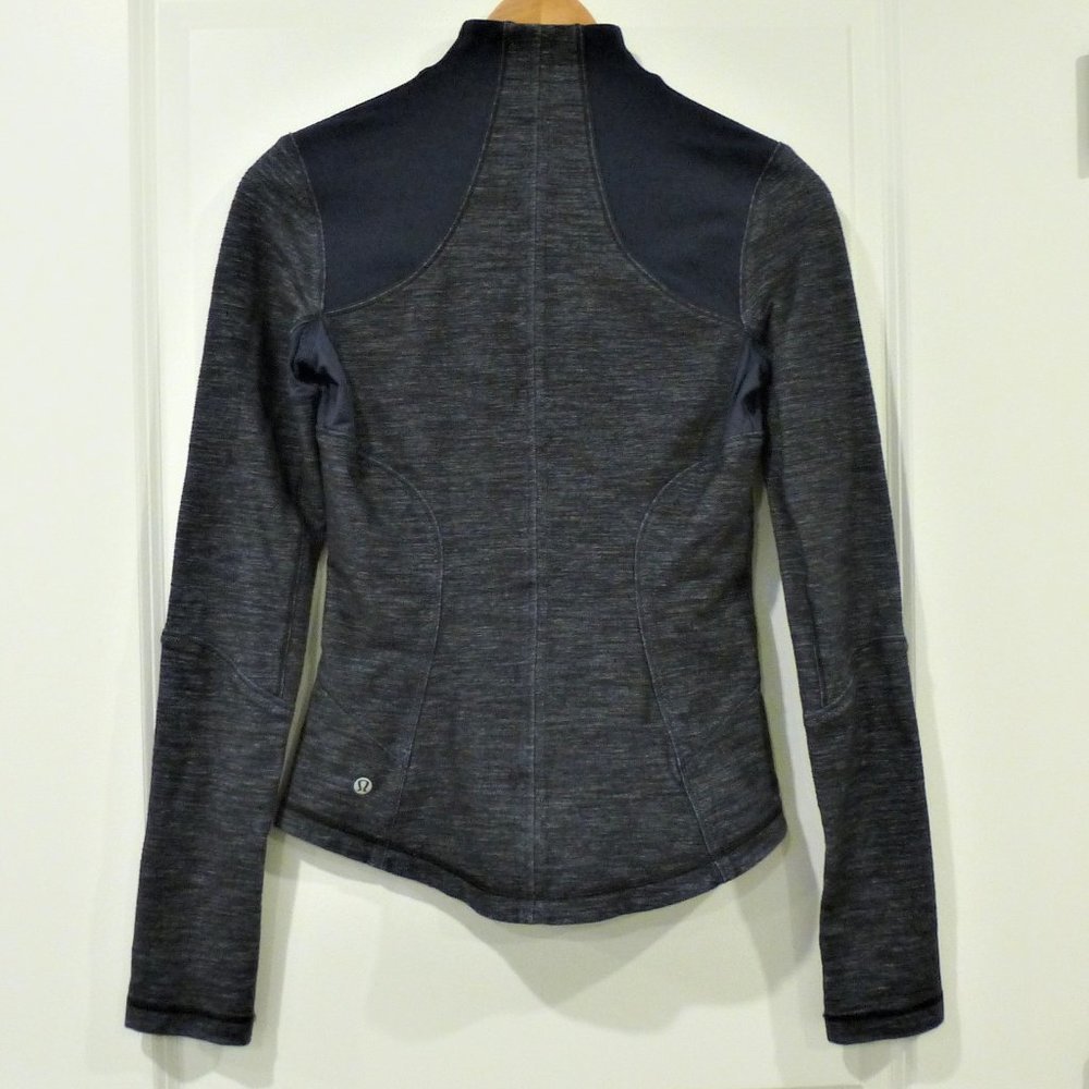 LULULEMON Forme Jacket in Slub Denim Inkwell - Picture 3 of 12